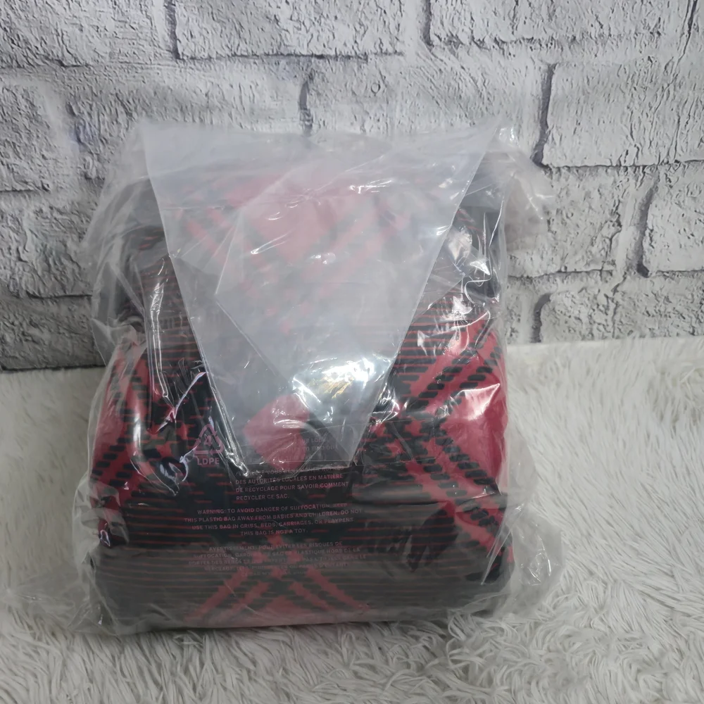 Victoria's Secret PINK NWT Red And Black Plaid Cozy Blanket‎